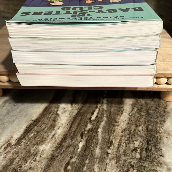 SOLD!  New Edition The Babysitters Club Book Bundle 1-5 - Picture 7 of 7